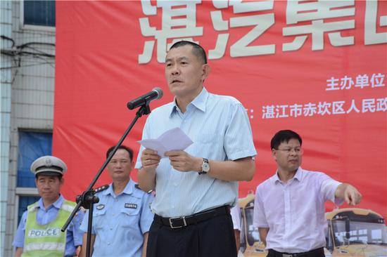 廣東湛江首批15輛智能校車9月1日將投用/ 廣東湛江首批15輛智能校車9月1日將投用