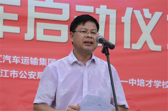 廣東湛江首批15輛智能校車9月1日將投用/ 廣東湛江首批15輛智能校車9月1日將投用