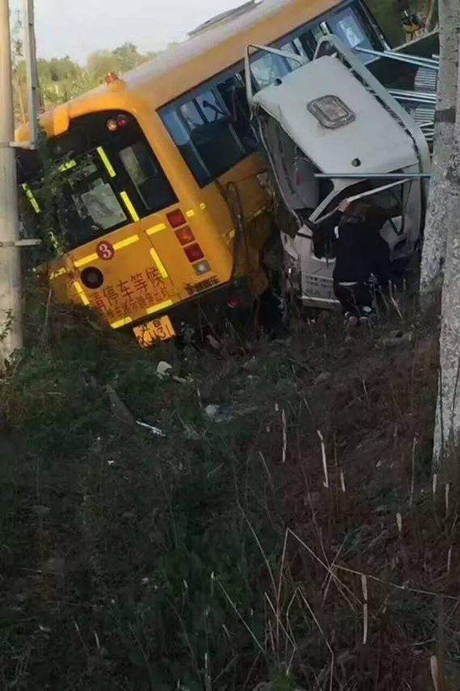 遼寧一幼兒園校車與貨車慘烈相撞 多名幼兒受傷