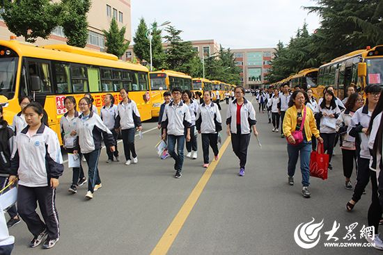 七年如一日 山東萊西交運校車為高考保駕護航