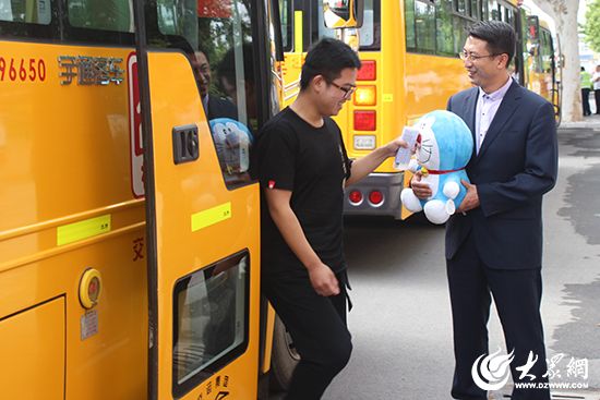 七年如一日 山東萊西交運校車為高考保駕護航