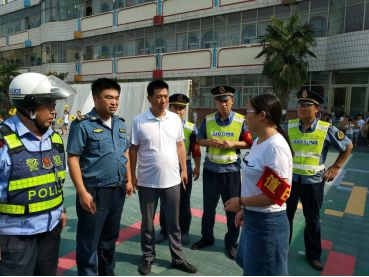 對“黑校車”說不！ 河南衛(wèi)輝市開展黑校車專項整治活動