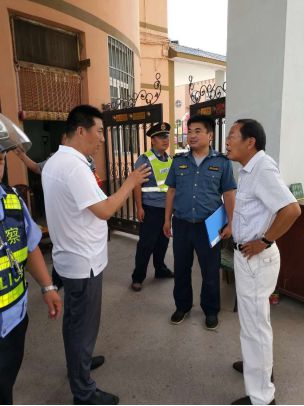 對“黑校車”說不！ 河南衛(wèi)輝市開展黑校車專項整治活動