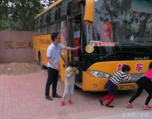 山東省濱州市：陽信縣翟王鎮中小學教會學生1分鐘安全逃離校車