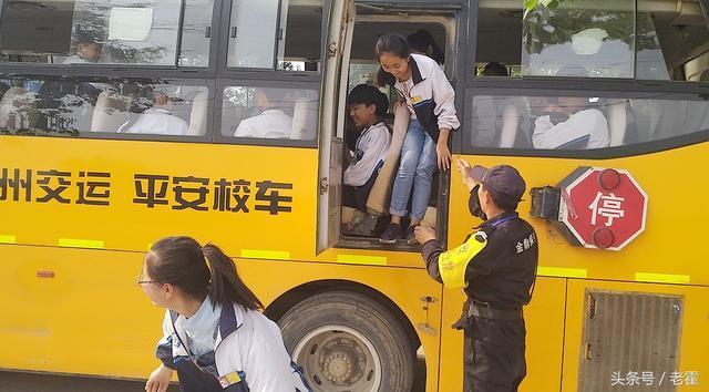 山東省濱州市：陽信縣翟王鎮中小學教會學生1分鐘安全逃離校車