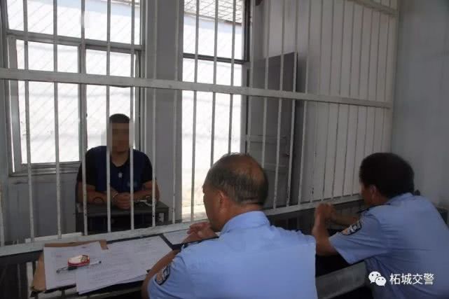 柘城：交警查獲一嚴(yán)重超員“黑校車” 司機(jī)已被刑拘