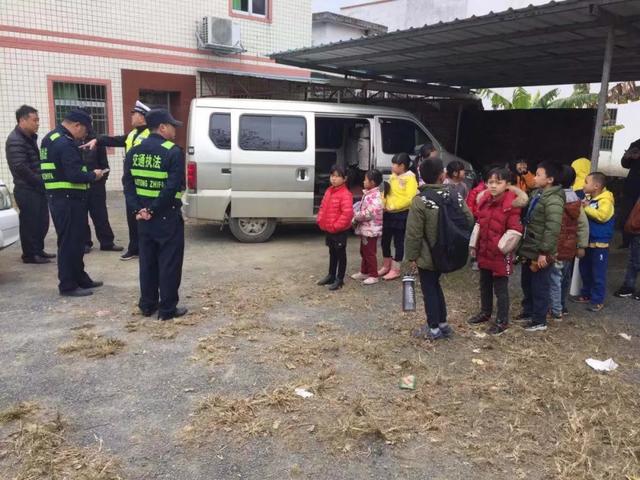 連平交警大隊開展校車專項整治行動