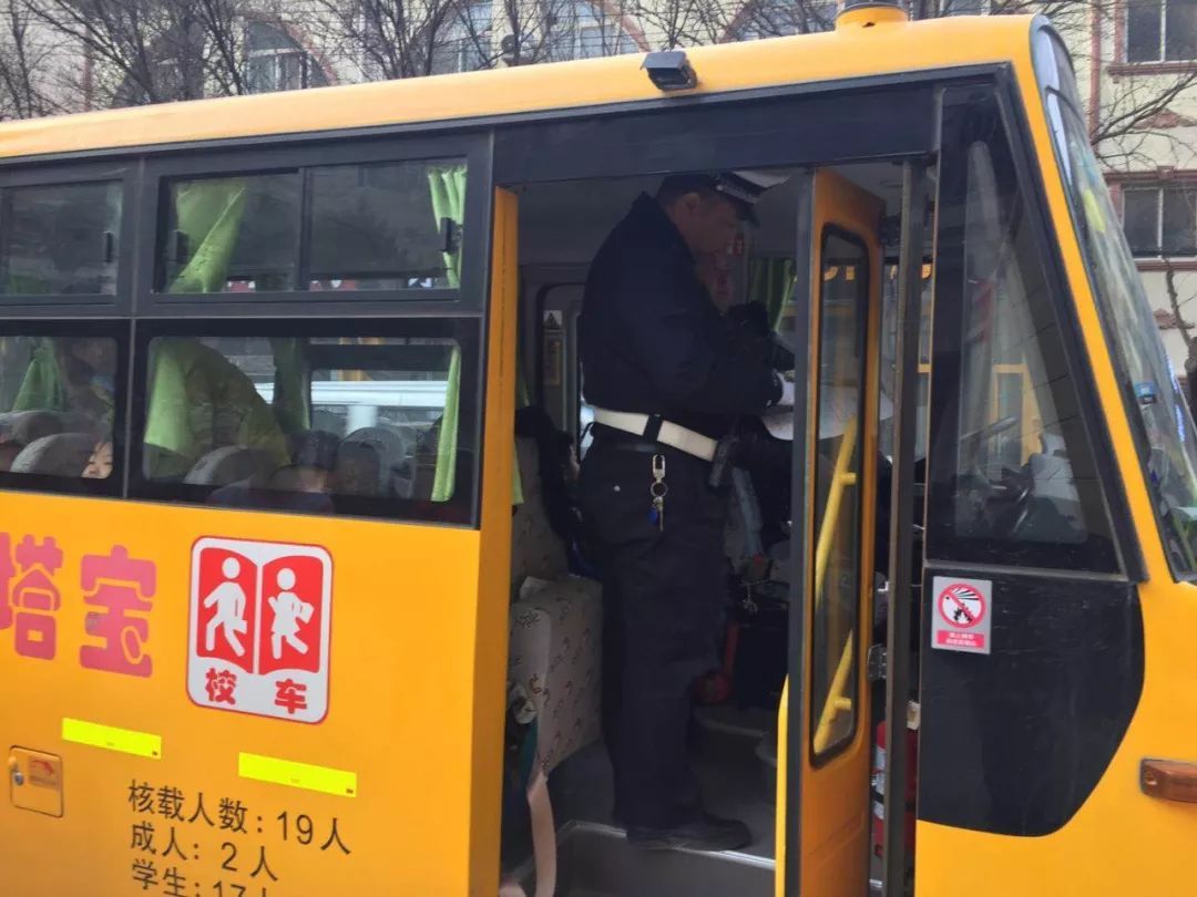 安暢行動(dòng)|一大隊(duì)多措并舉加大校園校車交通安全管理