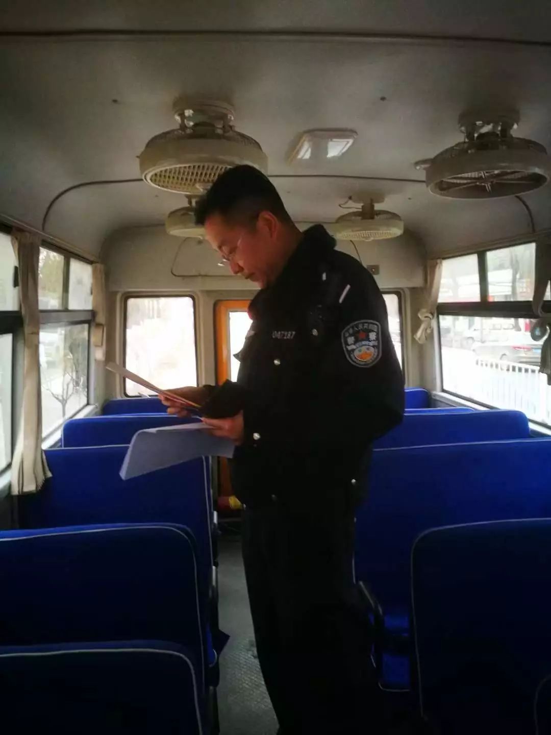 安暢行動(dòng)|一大隊(duì)多措并舉加大校園校車交通安全管理