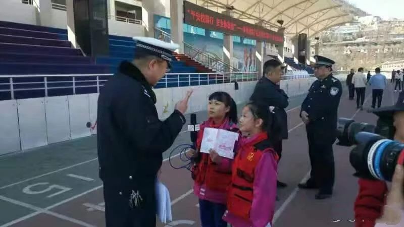 安暢行動(dòng)|一大隊(duì)多措并舉加大校園校車交通安全管理