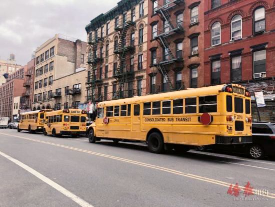 劉醇逸撰文如何解決紐約市校車系統(tǒng)危機/ 僑報資料圖