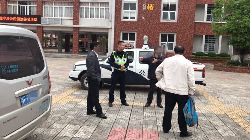 南雄查獲一輛“黑校車”，駕駛員被罰2萬元！