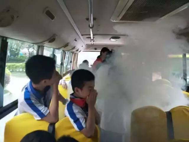 海倫堡學校校車逃生應急疏散演練