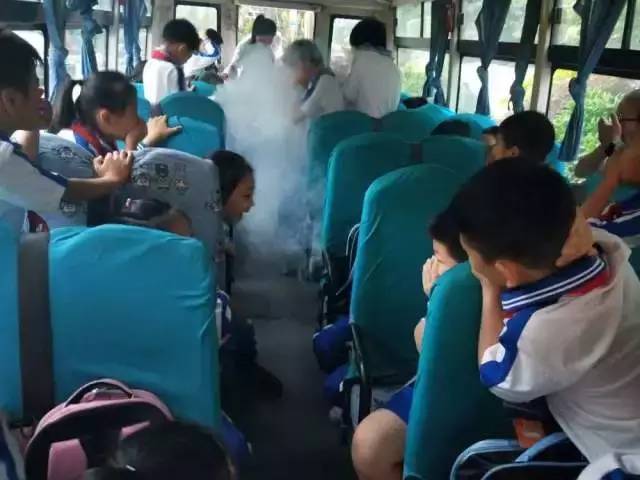 海倫堡學校校車逃生應急疏散演練