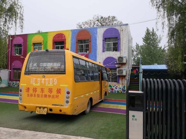 臨渭交警保豐中隊嚴查校車安全隱患確保師生安全入校