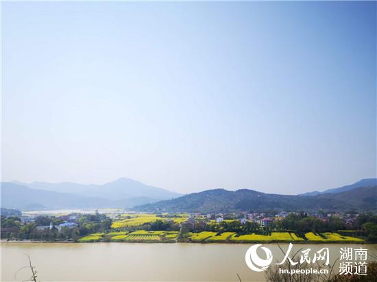 水上校車：擺渡擺渡 劃出孩子求學(xué)路