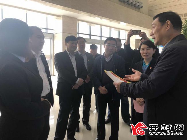 校車使用許可下放暨全流程網(wǎng)上審批啟動儀式舉行