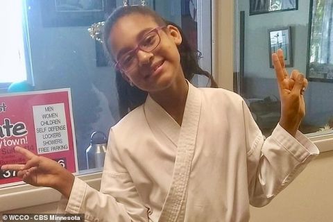 11歲的女孩在下校車時被撞 腦部已進行多次手術