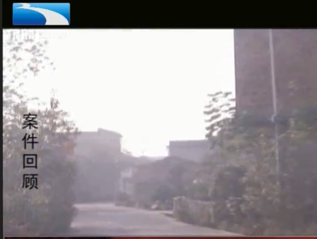 校車接送時的一次疏忽,孩子命喪車輪下,老人抱著孩子痛哭 校車接送時的一次疏忽,孩子命喪車輪下,老人抱著孩子痛哭