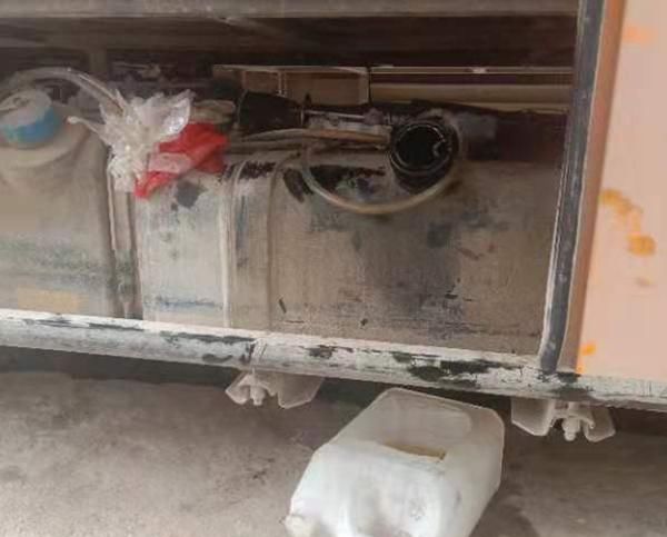 校車安全絕非兒戲 中通客車斷油熄火存隱患