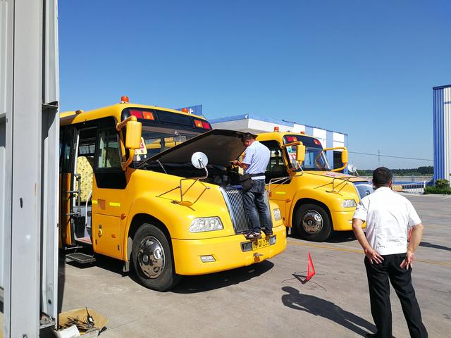 迎開學！黃島126部大鼻子校車全部“體檢”