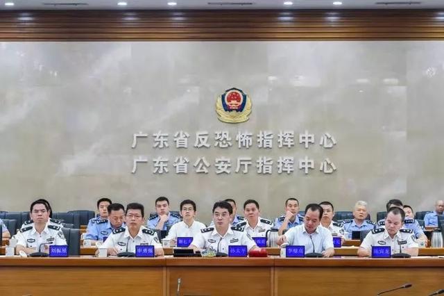 校車超載超員,小心被追究刑事責任! 校車超載超員,小心被追究刑事責任!