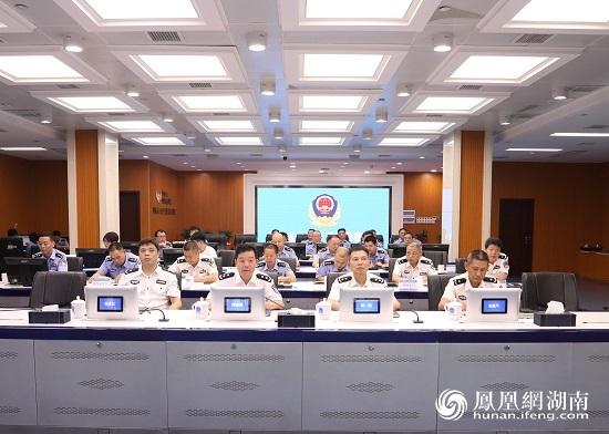 湖南省公安廳交警總隊：奮戰六十天 忠誠保大慶