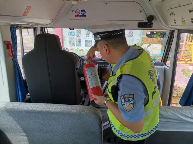 開(kāi)學(xué)季！濟(jì)源交警深入校園送“安全”