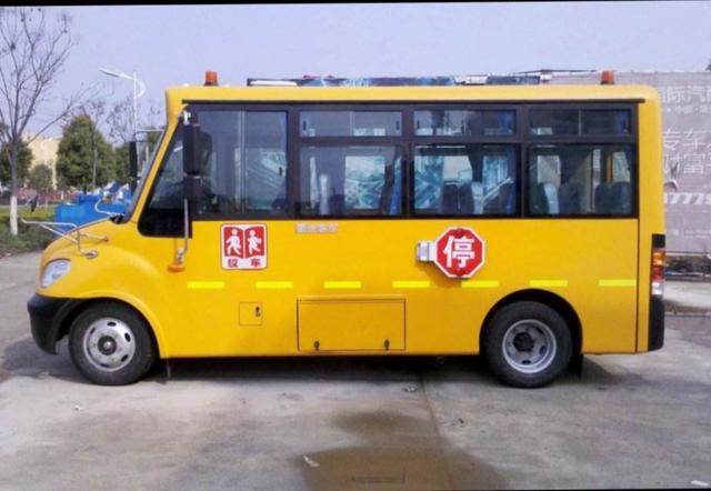 校車應是一所移動的學校