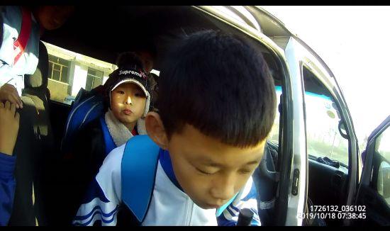 案例微觀 | 超員118%！泰來交警查處一輛嚴重超員黑校車