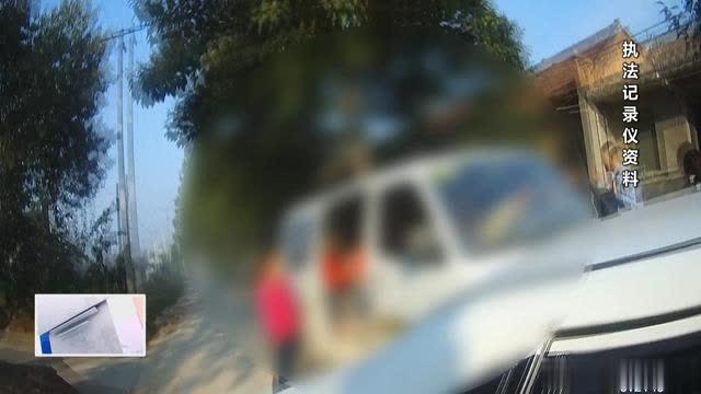 合規(guī)校車(chē)出故障 幼兒園管理員竟用面包車(chē)超員接送學(xué)生被處罰