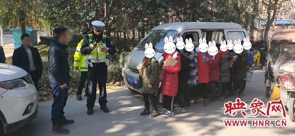 一天查獲6起“黑校車” 鄭州交警五大隊嚴查接送學生車輛超員駕駛交通違法行為