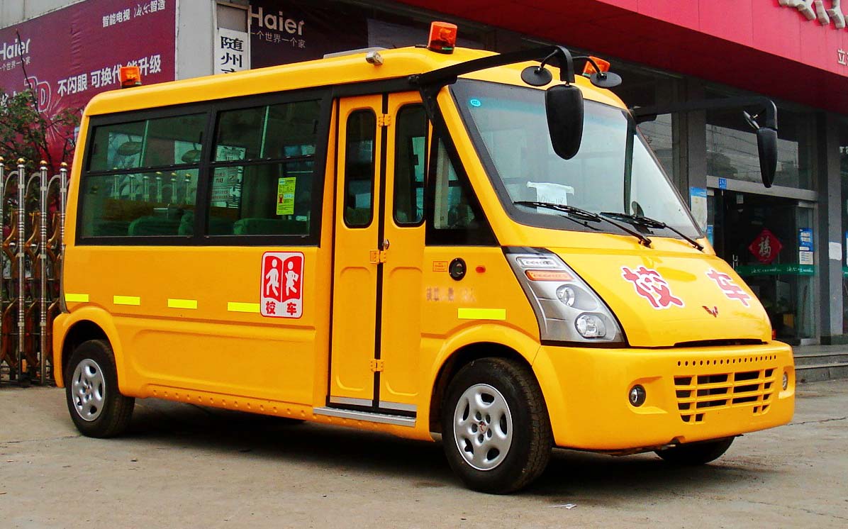 公交車和校車在同一線路,公交車可以拉線路內的學生嗎? 公交車和校車在同一線路,公交車可以拉線路內的學生嗎?