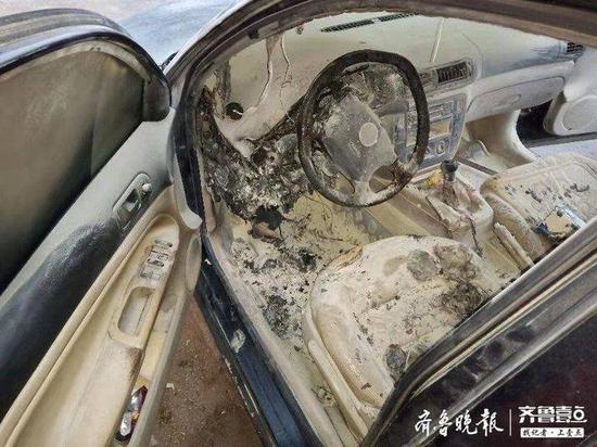 校車司機(jī)救火不留名 車主歷時一年尋恩人 校車司機(jī)救火不留名 車主歷時一年尋恩人