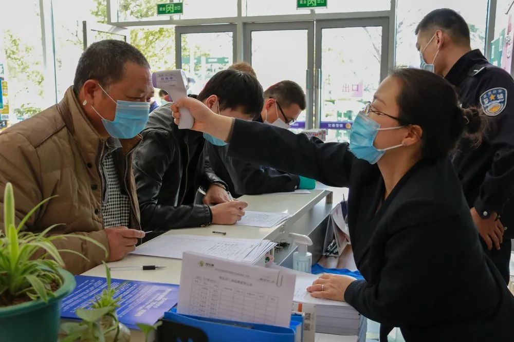 園區(qū)警方啟動重點運輸企業(yè)及校車駕駛?cè)爽F(xiàn)場審驗教育學習專場服務/ 園區(qū)警方啟動重點運輸企業(yè)及校車駕駛?cè)爽F(xiàn)場審驗教育學習專場服務