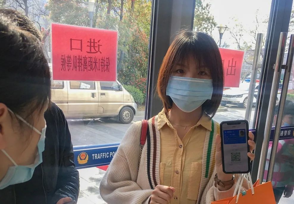 園區(qū)警方啟動重點運輸企業(yè)及校車駕駛?cè)爽F(xiàn)場審驗教育學習專場服務/ 園區(qū)警方啟動重點運輸企業(yè)及校車駕駛?cè)爽F(xiàn)場審驗教育學習專場服務