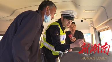 云溪區：63輛校車進行集中“體檢”