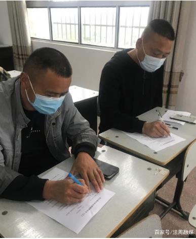 桃源楓樹鄉(xiāng)中心小學(xué)：召開春季校車安全會議