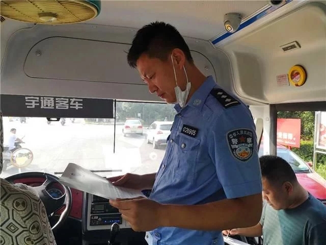 衡陽市雁峰區開展校車行駛交通安全專項督查行動