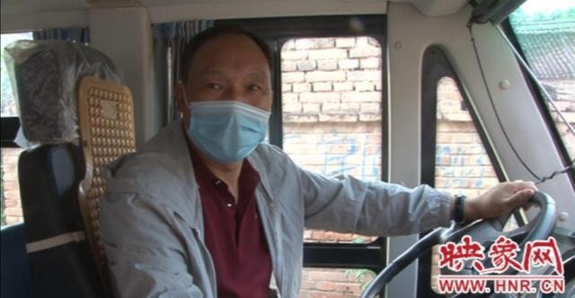 無牌不帶證還超員 鹿邑一幼兒園校車引家長擔憂