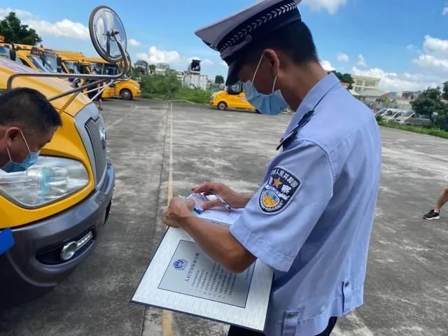 筑牢安全防線，民眾鎮(zhèn)開展幼兒園校車安全大檢查