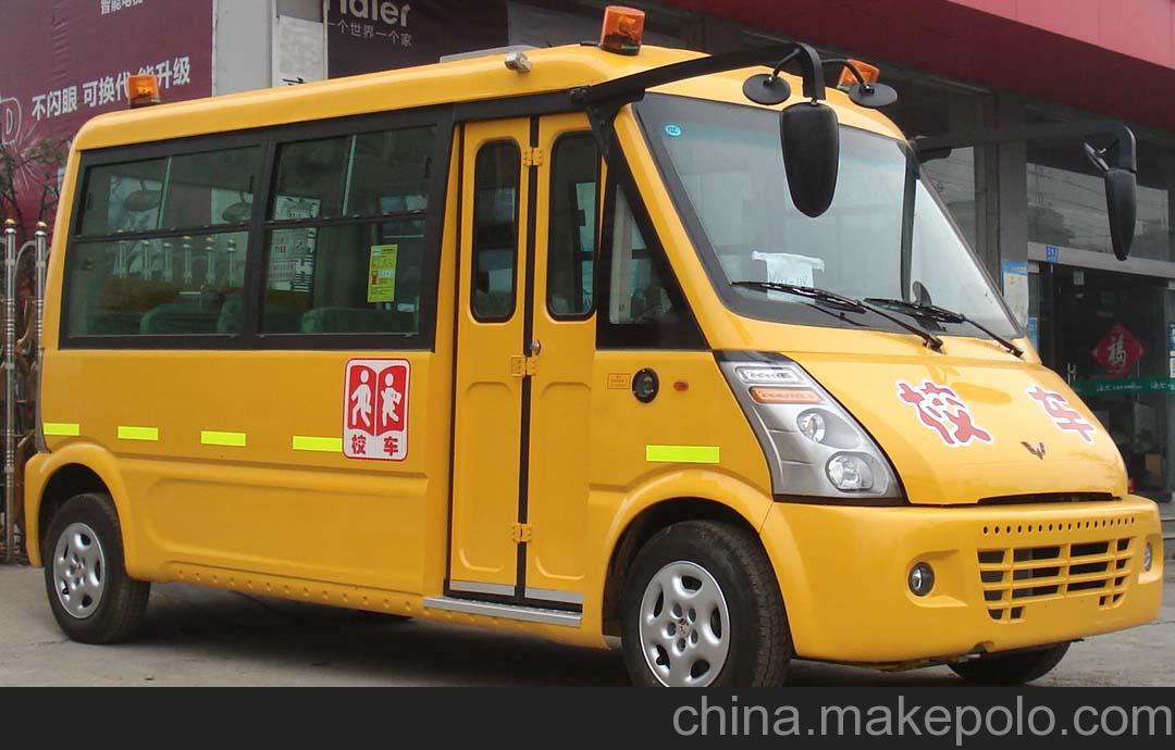 廣西一教育機(jī)構(gòu)“校車”超載20％，結(jié)果罰款扣分