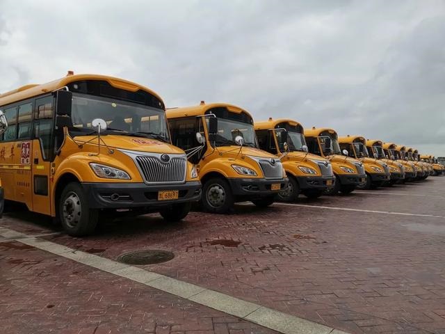 校車變身“中考加油站” 校車變身“中考加油站”