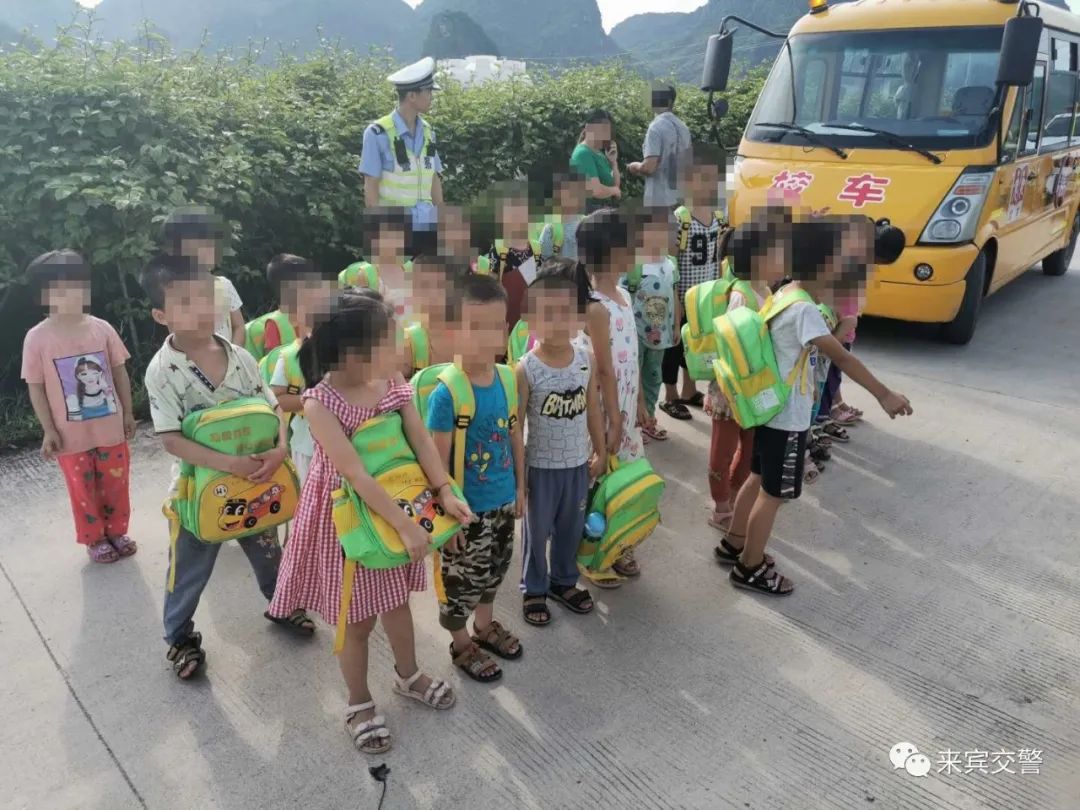 “校車”超員，交警開出萬元罰單！