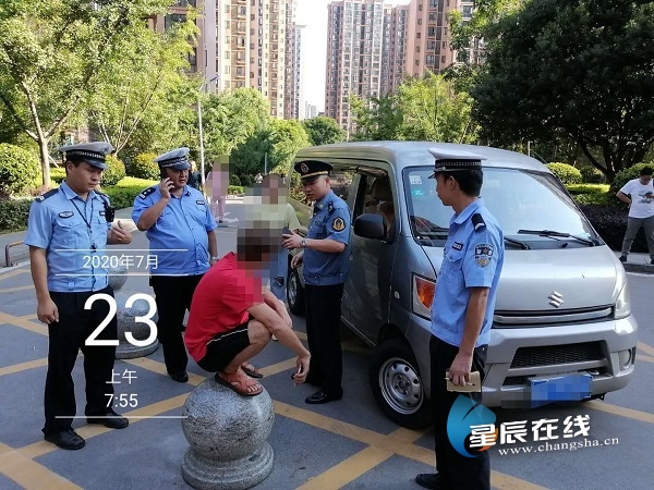 天心區開展無證校車整治行動