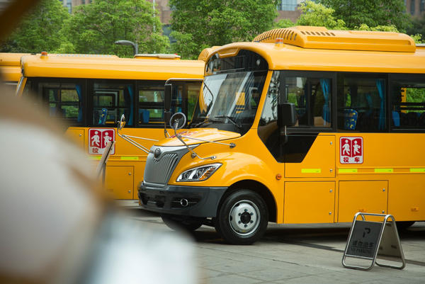 校車安全咋保障？看看咱“河南造”的最新技能！
