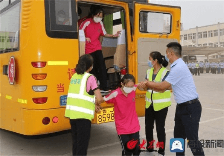 新泰市開展校車交通事故處置救援演練活動