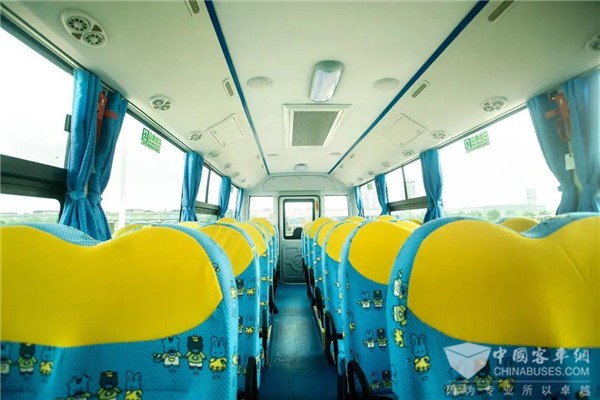 實力護航孩童出行安全 專用校車湖北地區巡展進行時