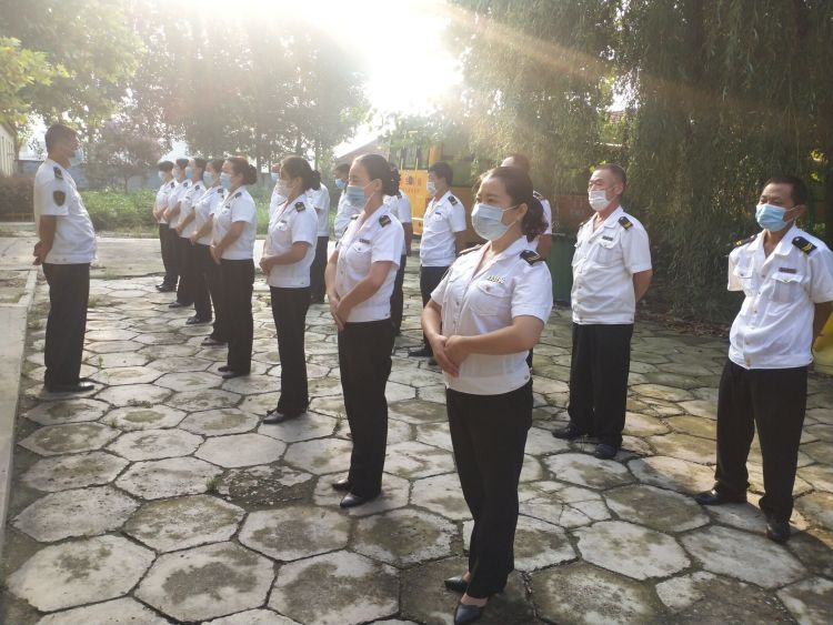 青島：新學(xué)期，校車為平度1.8萬(wàn)余名學(xué)生安全護(hù)航