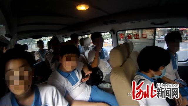 河北邯鄲市交巡警支隊查獲兩起“黑校車”